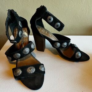 Dolce Vita by Vanessa Mooney western concho block heels